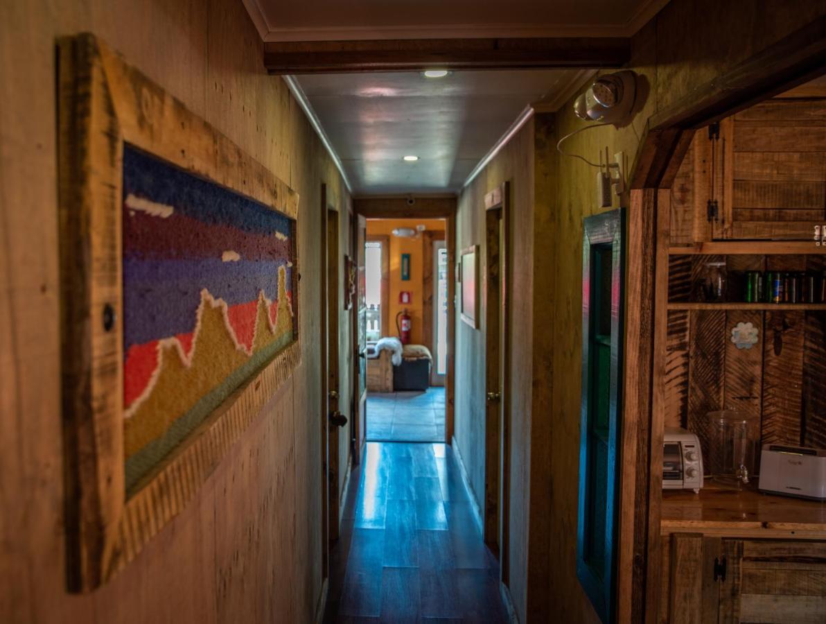 Puma House Hostel ปวยร์โตนาตาเลส ภายนอก รูปภาพ