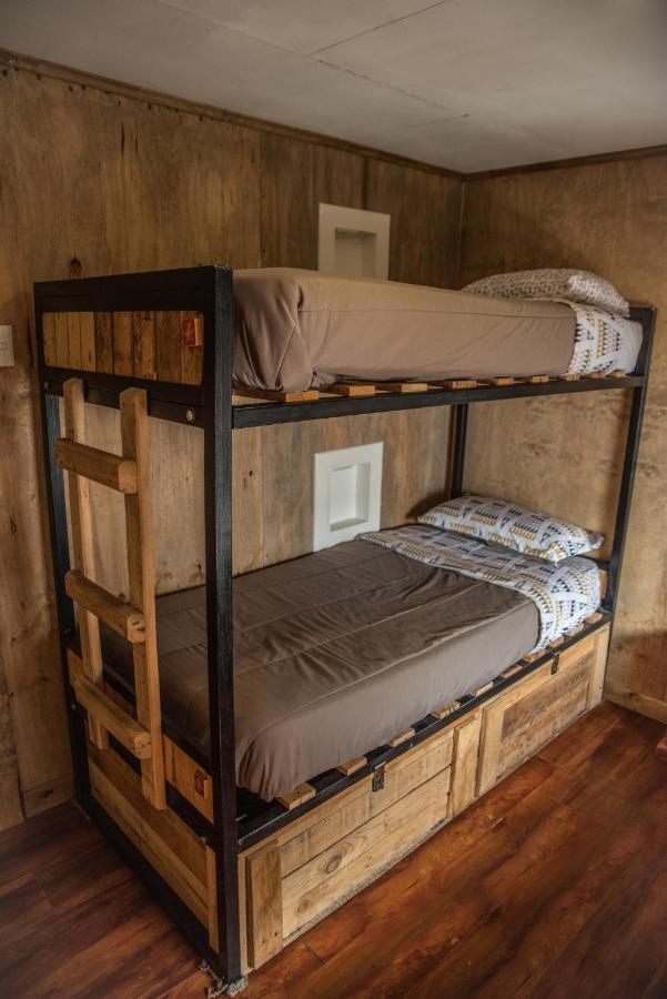 Puma House Hostel ปวยร์โตนาตาเลส ภายนอก รูปภาพ